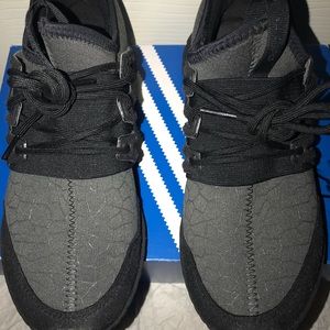 Unisex Adidas Original Black Tubular Radial